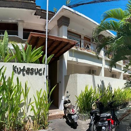 Kuta Suci Guesthouse Esterno foto